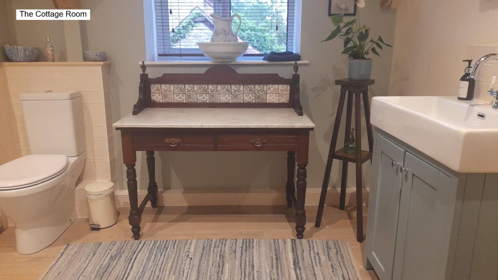 Cotswold Cottage Bed & Breakfast Luckington 外观 照片