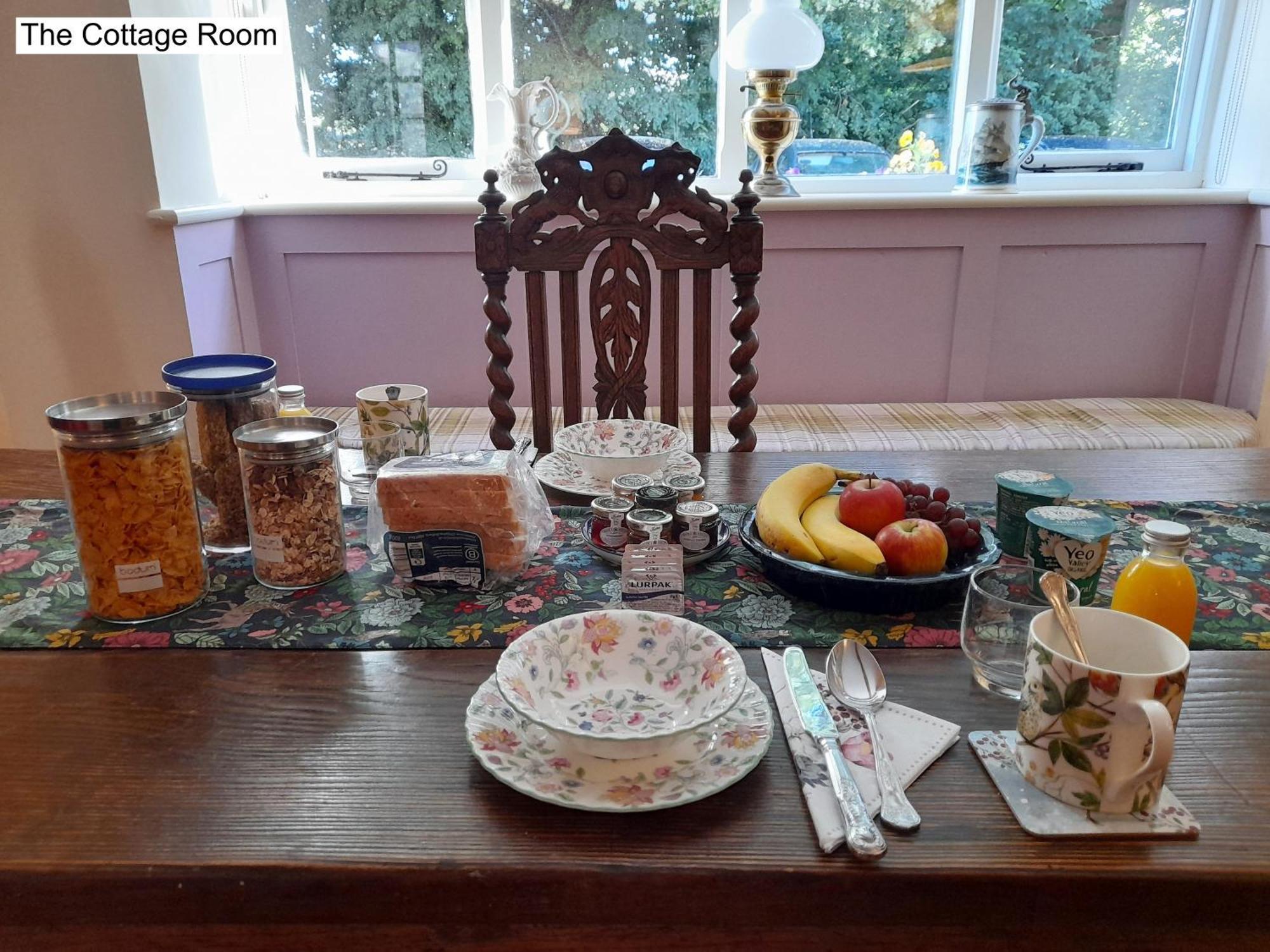 Cotswold Cottage Bed & Breakfast Luckington 外观 照片