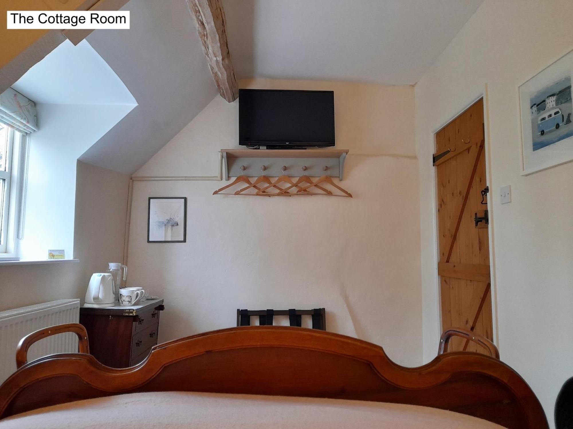 Cotswold Cottage Bed & Breakfast Luckington 外观 照片
