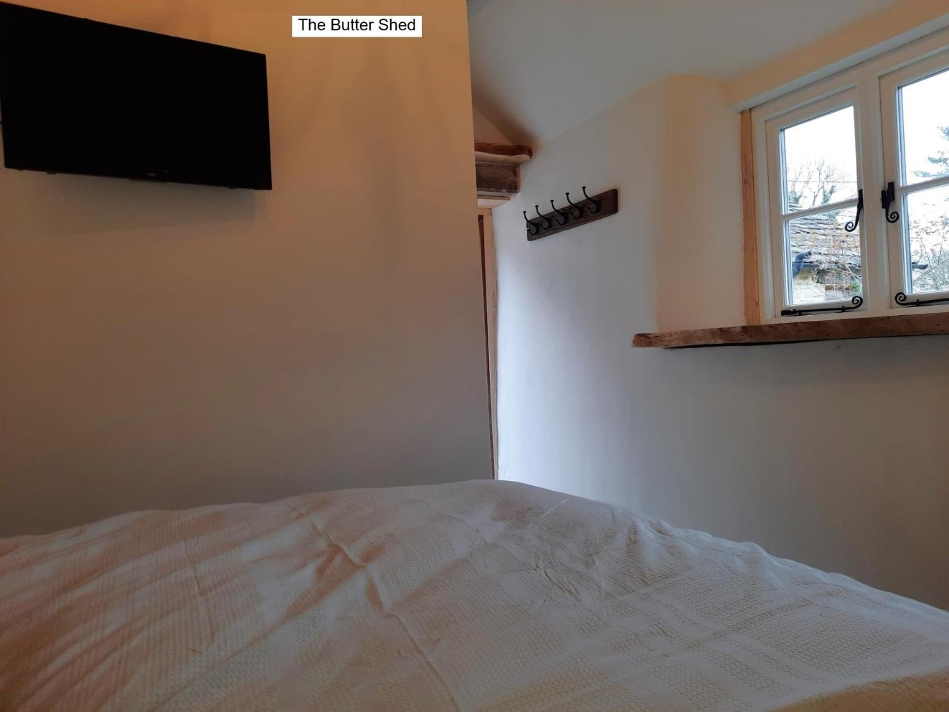 Cotswold Cottage Bed & Breakfast Luckington 外观 照片