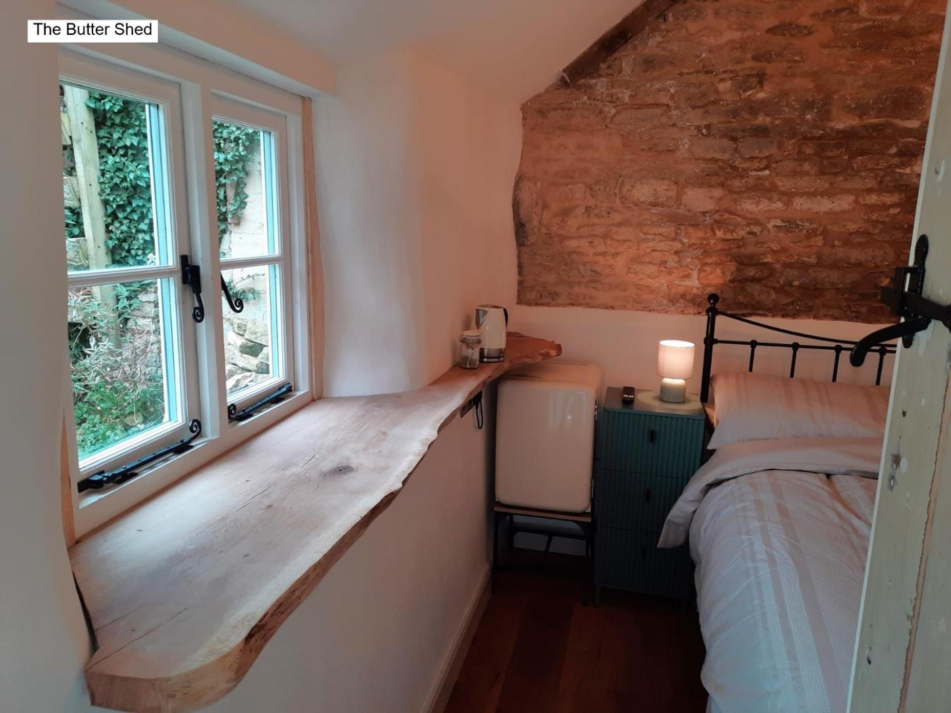 Cotswold Cottage Bed & Breakfast Luckington 外观 照片