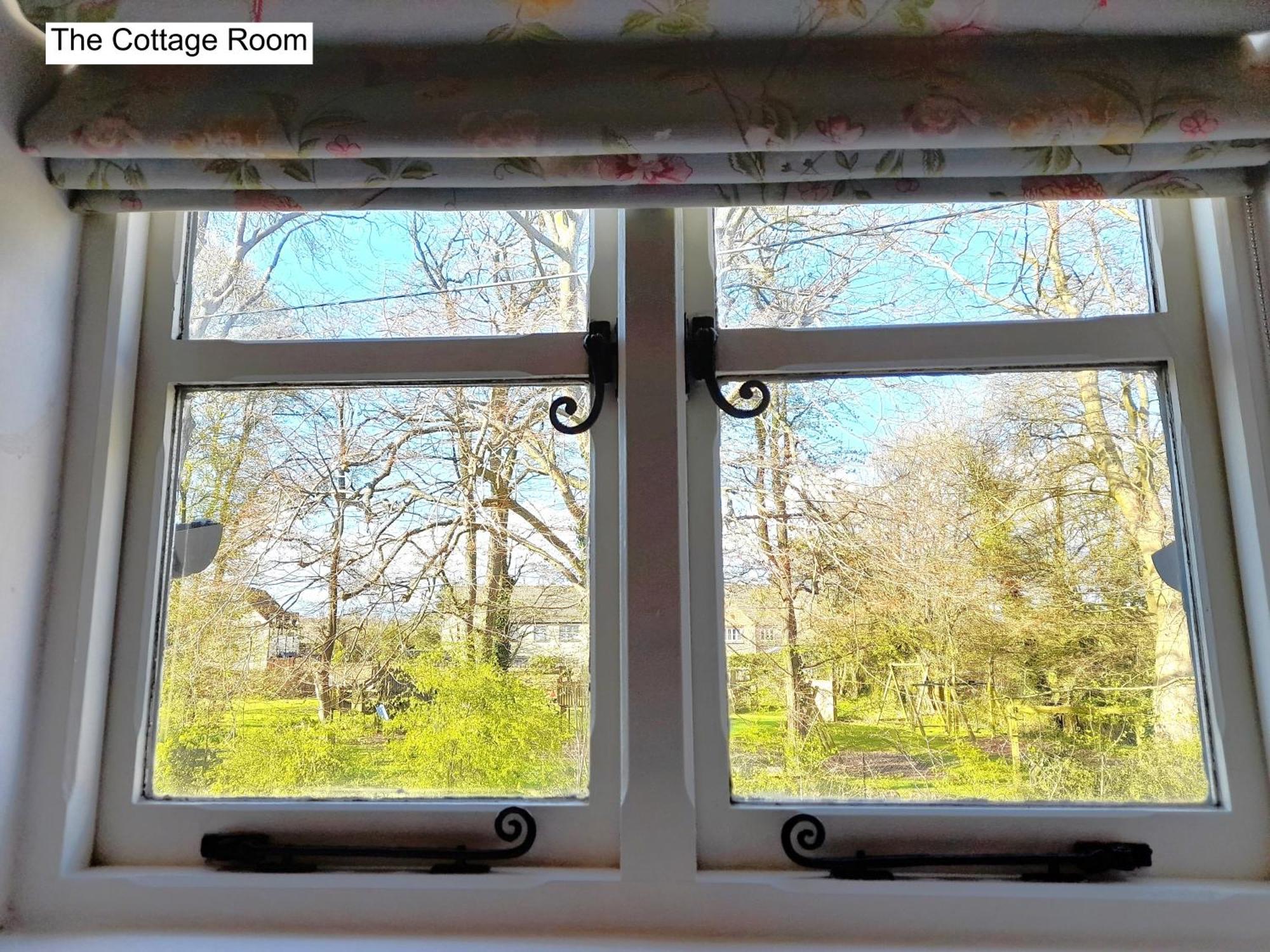Cotswold Cottage Bed & Breakfast Luckington 外观 照片