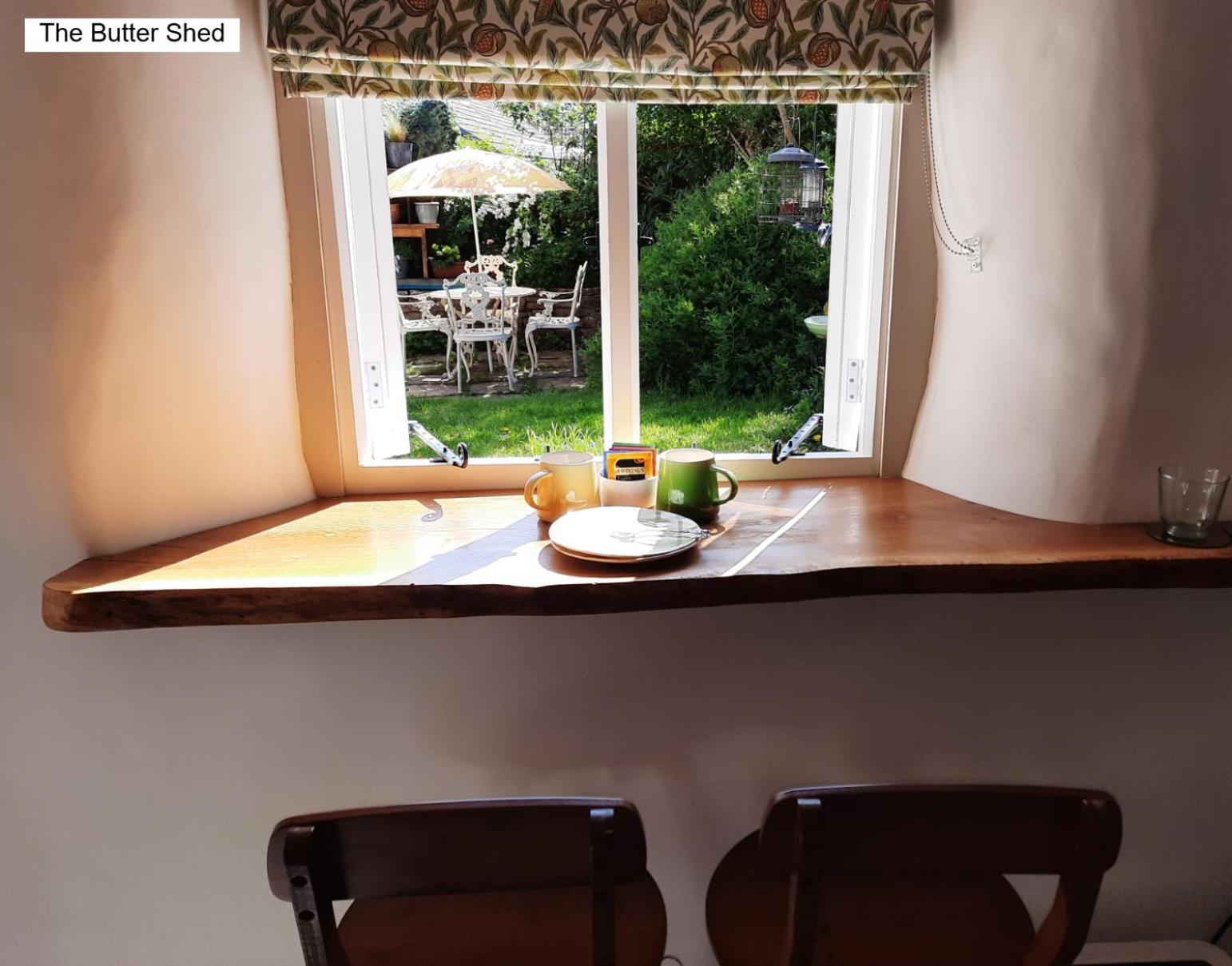 Cotswold Cottage Bed & Breakfast Luckington 外观 照片